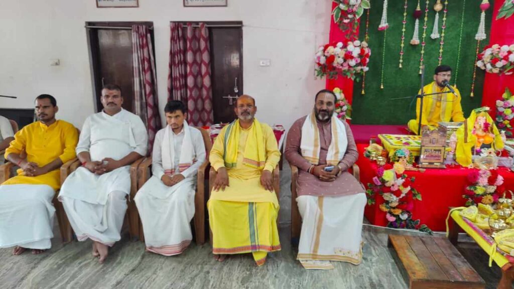 <em>शक्ति के श्री राधाकृष्ण मंदिर में हुआ तीन दिवसीय ऋषि पंचमी उद्यापन कार्यक्रम, 51 जोड़ों ने करी पूजा- अर्चना, 21 सितंबर को दोपहर हुआ भंडारा प्रसाद का आयोजन</em>, शहर में पहली बार हुए आयोजन को लेकर दिखा उत्साह, प्रदेश के अन्य जिलों से भी लोग पहुंचे उद्यापन कार्यक्रम में <em>शक्ति के श्री राधाकृष्ण मंदिर में हुआ तीन दिवसीय ऋषि पंचमी उद्यापन कार्यक्रम, 51 जोड़ों ने करी पूजा- अर्चना, 21 सितंबर को दोपहर हुआ भंडारा प्रसाद का आयोजन</em>, शहर में पहली बार हुए आयोजन को लेकर दिखा उत्साह, प्रदेश के अन्य जिलों से भी लोग पहुंचे उद्यापन कार्यक्रम में kshititech
