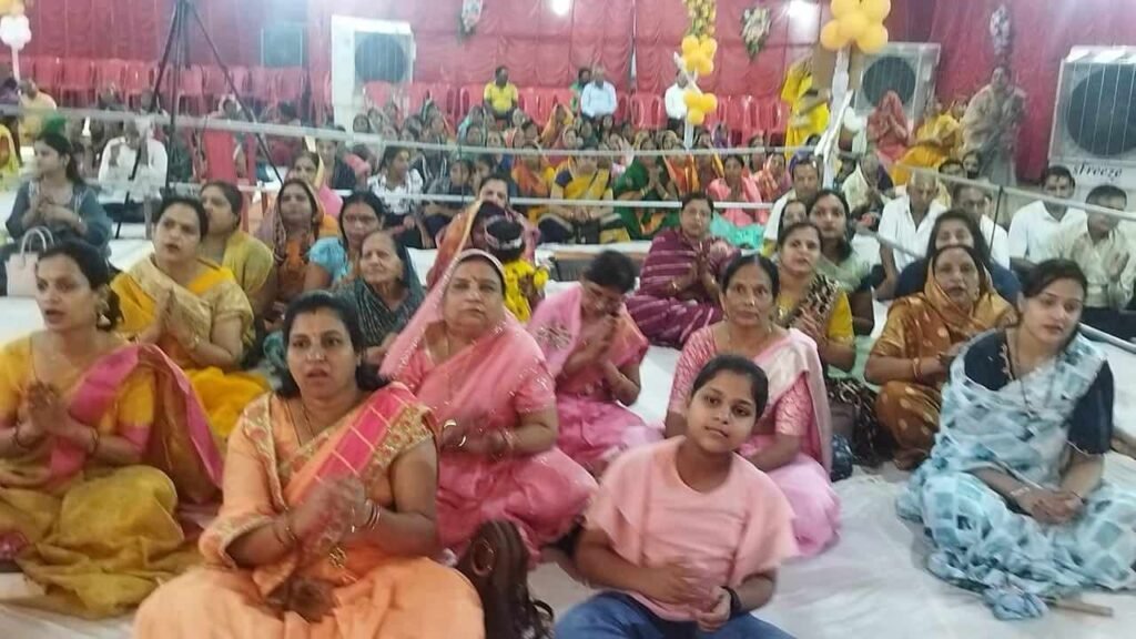 <em>शक्ति के मित्तल परिवार की श्रीमद् भागवत कथा का चौथा दिन--श्री कृष्ण जन्म के उत्सव के साथ ही आचार्य राजेंद्र जी महाराज ने भगवान कृष्ण जी की लीला का किया सुंदर वर्णन, हजारों की संख्या में धर्म प्रेमियों ने किया कथा श्रवण</em>, आचार्य राजेंद्र जी महाराज धर्म के साथ-साथ भारत माता की आरती एवं राष्ट्र प्रेम के प्रति भी लोगों को दे रहे व्याख्यान kshititech