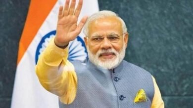 <em>सक्ति के भाजयुमो नेताओं ने मनाया जननायक प्रधानमंत्री नरेंद्र मोदी का जन्मदिन, केक काटकर बांटी गई मिठाईया, कार्यकर्ताओं ने आने-जाने वालों लोगों को पिलाई चा</em> kshititech