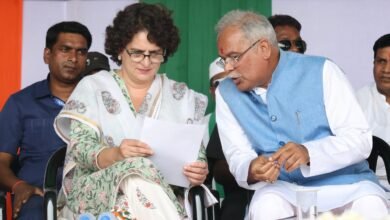 <em>कांग्रेस सरकार बनने पर छत्तीसगढ़ में होगी बिजली फ्री- कांग्रेस महासचिव प्रियंका गांधी ने खैरागढ़ विधानसभा में करी बड़ी घोषणा, किसानो की कर्ज माफी के बाद अब बिजली फ्री, कांग्रेस सरकार की वापसी का तय करेगी रास्ता, घरेलू महिलाओं को गैस सिलेंडर की रिफिलिंग में मिलेगी 500 की सब्सिडी, साल 2018 तक के वाहन के मालिकों के बकाया मोटरयान कर की होगी माफी</em> kshititech