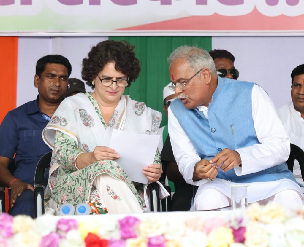 <em>कांग्रेस सरकार बनने पर छत्तीसगढ़ में होगी बिजली फ्री- कांग्रेस महासचिव प्रियंका गांधी ने खैरागढ़ विधानसभा में करी बड़ी घोषणा, किसानो की कर्ज माफी के बाद अब बिजली फ्री, कांग्रेस सरकार की वापसी का तय करेगी रास्ता, घरेलू महिलाओं को गैस सिलेंडर की रिफिलिंग में मिलेगी 500 की सब्सिडी, साल 2018 तक के वाहन के मालिकों के बकाया मोटरयान कर की होगी माफी</em> <em>कांग्रेस सरकार बनने पर छत्तीसगढ़ में होगी बिजली फ्री- कांग्रेस महासचिव प्रियंका गांधी ने खैरागढ़ विधानसभा में करी बड़ी घोषणा, किसानो की कर्ज माफी के बाद अब बिजली फ्री, कांग्रेस सरकार की वापसी का तय करेगी रास्ता, घरेलू महिलाओं को गैस सिलेंडर की रिफिलिंग में मिलेगी 500 की सब्सिडी, साल 2018 तक के वाहन के मालिकों के बकाया मोटरयान कर की होगी माफी</em> kshititech