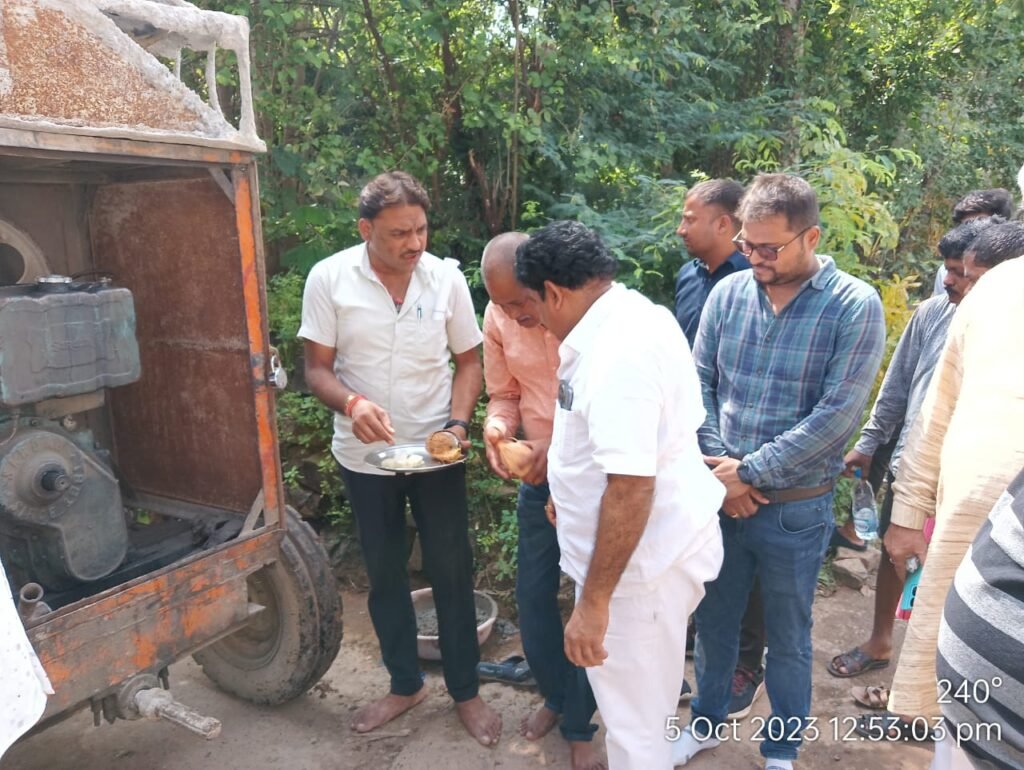 दुरपा बन रहा विकसित ग्राम पंचायत--<em>ग्राम पंचायत दुरपा में हुआ 10 लाख की लागत से बनने वाली सीजी रोड निर्माण का भूमि पूजन, विधानसभा अध्यक्ष के जिला प्रतिनिधि ठाकुर गुलजार सिंह ने किया भूमि पूजन, मंडी अध्यक्ष, प्रेस क्लब अध्यक्ष सहित जन प्रतिनिधि रहे मौजूद</em> दुरपा बन रहा विकसित ग्राम पंचायत--<em>ग्राम पंचायत दुरपा में हुआ 10 लाख की लागत से बनने वाली सीजी रोड निर्माण का भूमि पूजन, विधानसभा अध्यक्ष के जिला प्रतिनिधि ठाकुर गुलजार सिंह ने किया भूमि पूजन, मंडी अध्यक्ष, प्रेस क्लब अध्यक्ष सहित जन प्रतिनिधि रहे मौजूद</em> kshititech