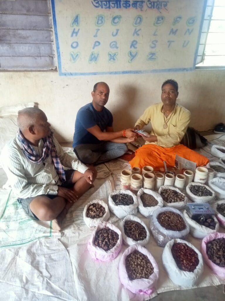 <em>सेवा के काम में जुटे विधायक प्रतिनिधि ज्योतिष गर्ग-- शहर के वार्ड क्रमांक- 06 में किया निशुल्क शिविर का आयोजन, मानव सेवा संस्थान के माध्यम से लोगों को दी जा रही शर्तिया बीमारियों की निशुल्क दवाइयां</em>, ज्योतिष ने कहा-- इन दवाइयो को लेकर लोगों को मिल रहा भारी लाभ <em>सेवा के काम में जुटे विधायक प्रतिनिधि ज्योतिष गर्ग-- शहर के वार्ड क्रमांक- 06 में किया निशुल्क शिविर का आयोजन, मानव सेवा संस्थान के माध्यम से लोगों को दी जा रही शर्तिया बीमारियों की निशुल्क दवाइयां</em>, ज्योतिष ने कहा-- इन दवाइयो को लेकर लोगों को मिल रहा भारी लाभ kshititech