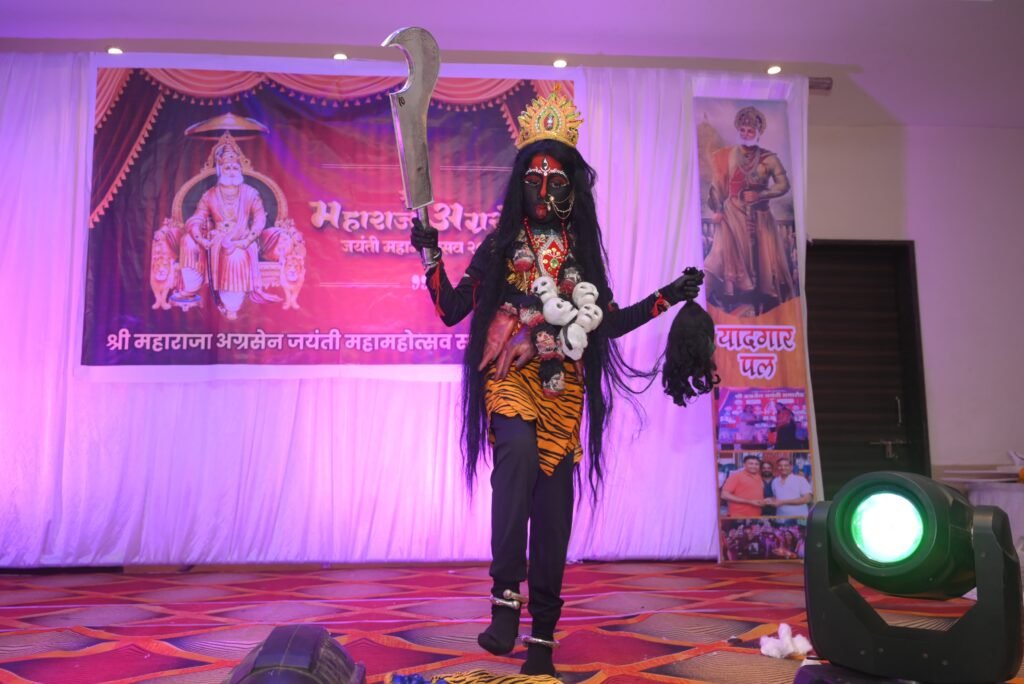 <em>जांजगीर के राहुल अग्रवाल एवं बाराद्वार के पंकज अग्रवाल अतिथि के रूप में पहुंचे शक्ति के फैंसी ड्रेस कंपटीशन में, अग्रसेन जयंती महा महोत्सव समिति ने किया था कार्यक्रम का आयोजन, राहुल ने कहा-- शक्ति का अग्रवाल समाज सेवा एवं रचनात्मक कार्यों में अग्रणी</em> kshititech