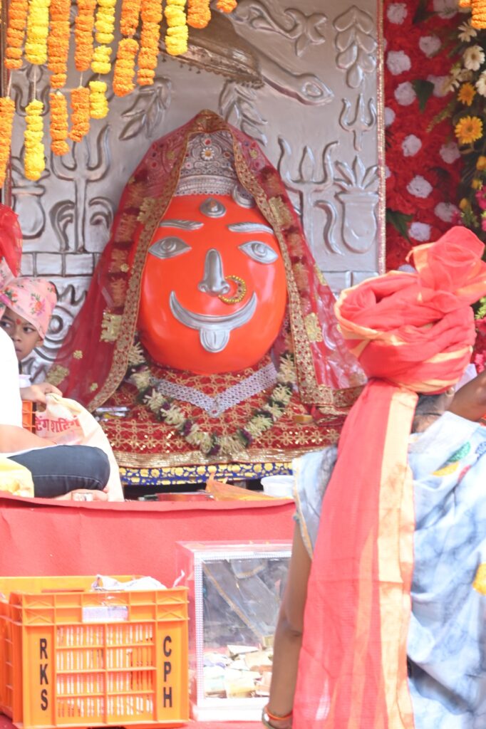 बरसी चंद्रहासिनी की कृपा-- <em>इतिहास रच गई शक्ति से निकली मां चंद्रहासिनी देवी की 24वीं पदयात्रा,50000 लोगों ने पैदल चलकर चंद्रहासिनी देवी का किया दीदार, चंद्रपुर पदयात्रा सेवा समिति ने किया था 18 अक्टूबर को आयोजन</em>, देवी भक्तों ने कहा ऐसी यात्रा नहीं देखी उन्होंने कही भी, साक्षात माता चंद्रहासिनी देवी की कृपा बरसी पैदल पदयात्रियों पर बरसी चंद्रहासिनी की कृपा-- <em>इतिहास रच गई शक्ति से निकली मां चंद्रहासिनी देवी की 24वीं पदयात्रा,50000 लोगों ने पैदल चलकर चंद्रहासिनी देवी का किया दीदार, चंद्रपुर पदयात्रा सेवा समिति ने किया था 18 अक्टूबर को आयोजन</em>, देवी भक्तों ने कहा ऐसी यात्रा नहीं देखी उन्होंने कही भी, साक्षात माता चंद्रहासिनी देवी की कृपा बरसी पैदल पदयात्रियों पर kshititech