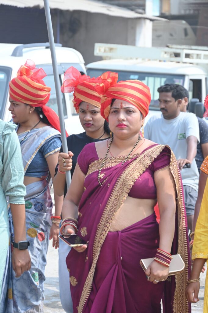 बरसी चंद्रहासिनी की कृपा-- <em>इतिहास रच गई शक्ति से निकली मां चंद्रहासिनी देवी की 24वीं पदयात्रा,50000 लोगों ने पैदल चलकर चंद्रहासिनी देवी का किया दीदार, चंद्रपुर पदयात्रा सेवा समिति ने किया था 18 अक्टूबर को आयोजन</em>, देवी भक्तों ने कहा ऐसी यात्रा नहीं देखी उन्होंने कही भी, साक्षात माता चंद्रहासिनी देवी की कृपा बरसी पैदल पदयात्रियों पर बरसी चंद्रहासिनी की कृपा-- <em>इतिहास रच गई शक्ति से निकली मां चंद्रहासिनी देवी की 24वीं पदयात्रा,50000 लोगों ने पैदल चलकर चंद्रहासिनी देवी का किया दीदार, चंद्रपुर पदयात्रा सेवा समिति ने किया था 18 अक्टूबर को आयोजन</em>, देवी भक्तों ने कहा ऐसी यात्रा नहीं देखी उन्होंने कही भी, साक्षात माता चंद्रहासिनी देवी की कृपा बरसी पैदल पदयात्रियों पर kshititech