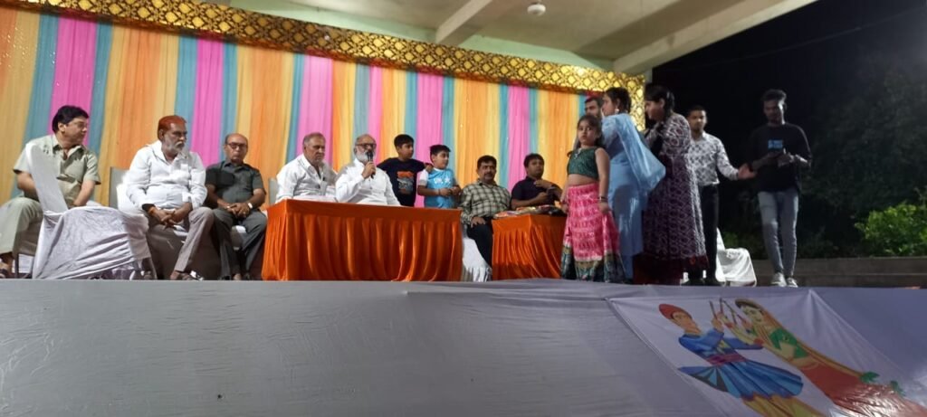 <em>खरसिया शहर में नवरात्रि पर्व पर सिंधु सेवा समिति ने करवाया गरबा नाईट, सिंधी समाज के प्रमुख श्रीचंद रावलानी भी रहे मौजूद, सिंधु सेवा समिति लगातार कर रही समाज के सभी वर्गों के लिए विभिन्न कार्यक्रम</em> kshititech