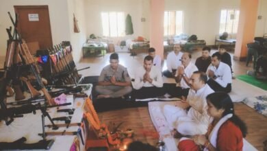 <em>शक्ति के पुलिस रक्षित केंद्र में विजयदशमी पर हुई शस्त्र पूजा, एसपी अहिरे सहित पुलिस अधिकारी रहे मौजूद</em>, आईपीएस साहिरी ने कहा शास्त्रों की पूजा से विभाग को मिलती है सकारात्मक ऊर्जा, बाजार ग्राउंड में हुई हवाई फायरिंग kshititech