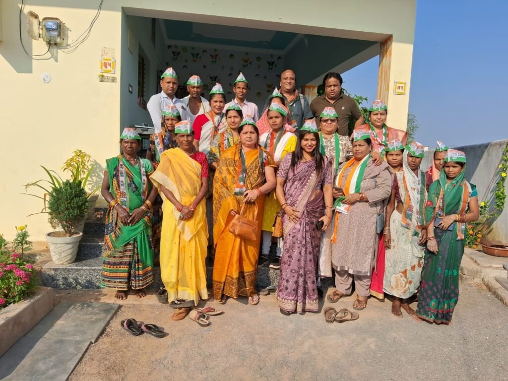 शक्ति शहर में कांग्रेस नेताओं का संपर्क अभियान -- <em>पूर्व नगर पालिका अध्यक्ष नरेश गेवाड़ीन, पूर्व नगर पालिका उपाध्यक्ष रीना गेवाडीन सहित कांग्रेस नेता पहुंचे शहर के वार्डों में जनसंपर्क करने, महिलाओं में दिखा उत्साह, नागरिकों ने कहा- फेर जिताबोंन महंत जी ल</em> शक्ति शहर में कांग्रेस नेताओं का संपर्क अभियान -- <em>पूर्व नगर पालिका अध्यक्ष नरेश गेवाड़ीन, पूर्व नगर पालिका उपाध्यक्ष रीना गेवाडीन सहित कांग्रेस नेता पहुंचे शहर के वार्डों में जनसंपर्क करने, महिलाओं में दिखा उत्साह, नागरिकों ने कहा- फेर जिताबोंन महंत जी ल</em> kshititech