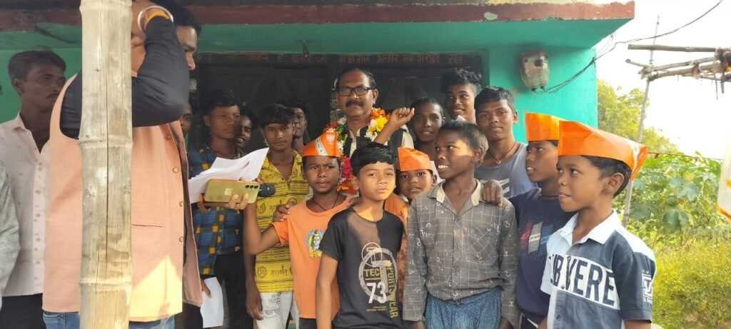 <em>30 अक्टूबर को जैजैपुर विधानसभा क्षेत्र के गांवो में पहुंचे भाजपा प्रत्याशी कृष्णकांत चंद्रा, ग्रामीणों ने किया बैंड बाजे के साथ आत्मीय स्वागत</em>, कृष्णकांत ने कहा-- भाजपा की सरकार बनने पर विधानसभा क्षेत्र का होगा तेजी से विकास kshititech