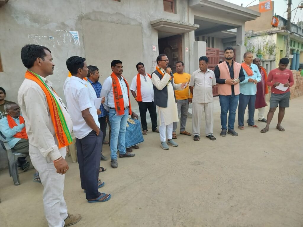 <em>30 अक्टूबर को जैजैपुर विधानसभा क्षेत्र के गांवो में पहुंचे भाजपा प्रत्याशी कृष्णकांत चंद्रा, ग्रामीणों ने किया बैंड बाजे के साथ आत्मीय स्वागत</em>, कृष्णकांत ने कहा-- भाजपा की सरकार बनने पर विधानसभा क्षेत्र का होगा तेजी से विकास kshititech