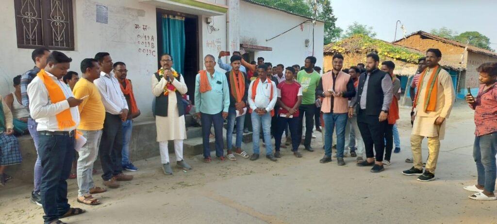 <em>30 अक्टूबर को जैजैपुर विधानसभा क्षेत्र के गांवो में पहुंचे भाजपा प्रत्याशी कृष्णकांत चंद्रा, ग्रामीणों ने किया बैंड बाजे के साथ आत्मीय स्वागत</em>, कृष्णकांत ने कहा-- भाजपा की सरकार बनने पर विधानसभा क्षेत्र का होगा तेजी से विकास kshititech