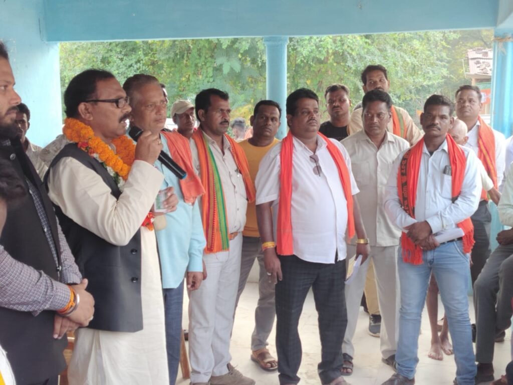 <em>30 अक्टूबर को जैजैपुर विधानसभा क्षेत्र के गांवो में पहुंचे भाजपा प्रत्याशी कृष्णकांत चंद्रा, ग्रामीणों ने किया बैंड बाजे के साथ आत्मीय स्वागत</em>, कृष्णकांत ने कहा-- भाजपा की सरकार बनने पर विधानसभा क्षेत्र का होगा तेजी से विकास kshititech