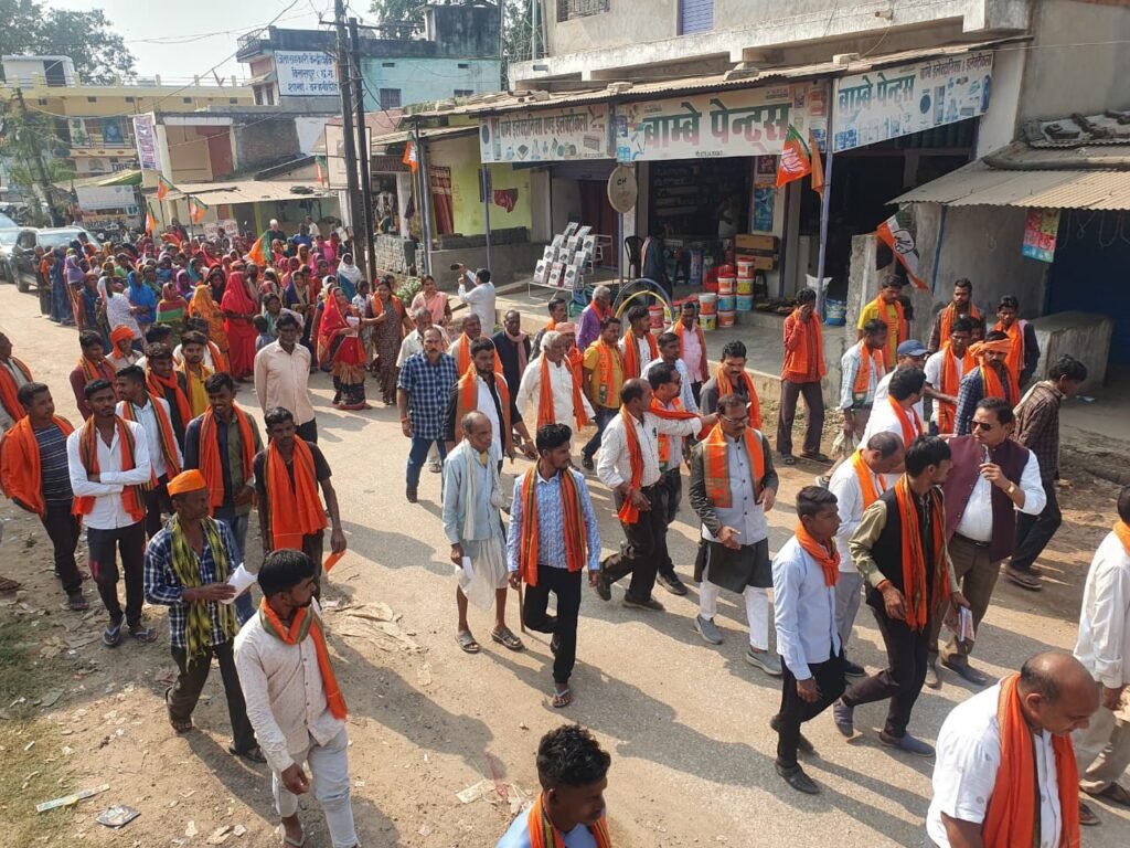 31 अक्टूबर को <em>बम्हनीनडीह-बिर्रा पहुंचे कृष्णकांत चंद्रा के समर्थन में बसपाइयों ने थामा भाजपा का दामन, कृष्णकांत चंद्रा ने कहा--जैजैपुर विधानसभा में भाजपा के पक्ष में हैं पूरा जन समर्थन</em>, क्षेत्र के भाजपा नेता एकजुट होकर कर रहे कृष्णकांत चंद्रा के पक्ष में कार्य kshititech