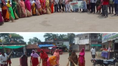 अड़भार में स्वच्छता का जुनून,लोगों ने हाथों में उठाई झाड़ू--<em>नगर पंचायत अड़भार में 1 अक्टूबर को स्वच्छता ही सेवा पखवाड़े के अंतर्गत लोगों ने किया श्रमदान, शहर के विभिन्न वार्डों में चला विशेष स्वच्छता अभियान, सीएमओ,विधायक प्रतिनिधि ,सहित सफाई दरोगा भी रहे मौजूद</em> kshititech