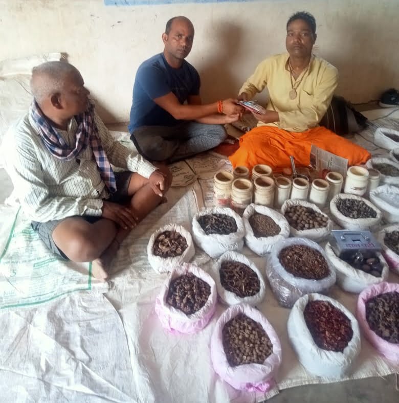 <em>सेवा के काम में जुटे विधायक प्रतिनिधि ज्योतिष गर्ग-- शहर के वार्ड क्रमांक- 06 में किया निशुल्क शिविर का आयोजन, मानव सेवा संस्थान के माध्यम से लोगों को दी जा रही शर्तिया बीमारियों की निशुल्क दवाइयां</em>, ज्योतिष ने कहा-- इन दवाइयो को लेकर लोगों को मिल रहा भारी लाभ <em>सेवा के काम में जुटे विधायक प्रतिनिधि ज्योतिष गर्ग-- शहर के वार्ड क्रमांक- 06 में किया निशुल्क शिविर का आयोजन, मानव सेवा संस्थान के माध्यम से लोगों को दी जा रही शर्तिया बीमारियों की निशुल्क दवाइयां</em>, ज्योतिष ने कहा-- इन दवाइयो को लेकर लोगों को मिल रहा भारी लाभ kshititech
