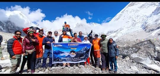 <em>प्राची ने लहरा दिया तिरंगा-- एवरेस्ट बेस कैंप की 17000 फीट ऊंचाई पर पहुंची बिलासपुर की बिटिया प्राची गोयल-- प्राची की इस सफलता पर लोगों ने दी बधाई, ग्रीन पार्क कॉलोनी निवासी किशन- कविता गोयल की बिटिया है प्राची</em> <em>प्राची ने लहरा दिया तिरंगा-- एवरेस्ट बेस कैंप की 17000 फीट ऊंचाई पर पहुंची बिलासपुर की बिटिया प्राची गोयल-- प्राची की इस सफलता पर लोगों ने दी बधाई, ग्रीन पार्क कॉलोनी निवासी किशन- कविता गोयल की बिटिया है प्राची</em> kshititech