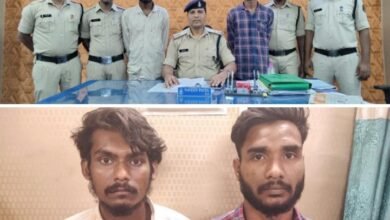 <em>बड़ा खुलासा--मर्डर मामले में दो आरोपी गिरफ्तार, चौकी प्रभारी नवीन पटेल की सक्रियता से मिली पुलिस को बड़ी सफलता, पुलिस की सक्रियता से चंद घंटे में ही आरोपी पुलिस गिरफ्त में</em>, पटेल की पोस्टिंग के बाद अपराधियों की आई शामत,नहीं बक्शे जा रहे गंभीर मामलों के अपराधी, घर से दवाई दुकान गए युवक की नहर किनारे ले जाकर कर दी गई थी जघन्य हत्या kshititech