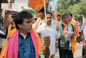 <em>खिलावन के व्यवहार से प्रभावित हो रहे क्षेत्र के नागरिक-- बुजुर्ग दे रहे आशीर्वाद तो वहीं युवा कंधे से कंधे मिलाकर चल रहे, शक्ति विधानसभा में डॉक्टर खिलावन साहू का चल रहा है सघन जनसंपर्क</em>,साल- 2013 से 2018 तक विधायक के रूप में दे चुके हैं अपनी सेवाएं kshititech