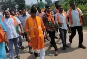 <em>खिलावन के व्यवहार से प्रभावित हो रहे क्षेत्र के नागरिक-- बुजुर्ग दे रहे आशीर्वाद तो वहीं युवा कंधे से कंधे मिलाकर चल रहे, शक्ति विधानसभा में डॉक्टर खिलावन साहू का चल रहा है सघन जनसंपर्क</em>,साल- 2013 से 2018 तक विधायक के रूप में दे चुके हैं अपनी सेवाएं kshititech