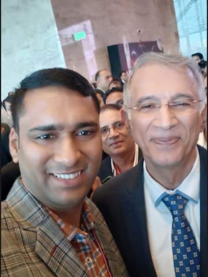 <em>छत्तीसगढ़ के प्रतिष्ठित बीमा एवं निवेश सलाहकार राहुल अग्रवाल की विशेष भेंटवार्ता-- राहुल ने कहा- बीमा आम नागरिकों की सुरक्षा के लिए है बहुत जरूरी,अवश्य करवाये बीमा, अग्रवाल इंश्योरेंस एंड कंसल्टेंसी के संचालक हैं राहुल देश- प्रदेश में विभिन्न बीमा से जुड़े बड़े सेमिनारों को संबोधित भी करते हैं राहुल</em> kshititech