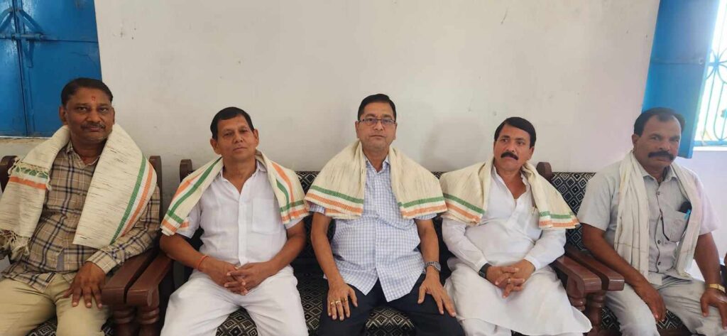 विकास की नींव--सक्ति के <em>कांग्रेस नेताओं ने किया ग्राम पंचायत बासिन में 20 लाख की लागत से बनने वाले दो सामुदायिक भवनों का भूमि पूजन, विधानसभा अध्यक्ष महंत की अनुशंसा से मिली है स्वीकृति, पूर्व नगर पालिका अध्यक्ष श्यामसुंदर ने कहा </em>--<em>महंत जी ने किया है विधानसभा का सर्वांगीण विकास</em> विकास की नींव--सक्ति के <em>कांग्रेस नेताओं ने किया ग्राम पंचायत बासिन में 20 लाख की लागत से बनने वाले दो सामुदायिक भवनों का भूमि पूजन, विधानसभा अध्यक्ष महंत की अनुशंसा से मिली है स्वीकृति, पूर्व नगर पालिका अध्यक्ष श्यामसुंदर ने कहा </em>--<em>महंत जी ने किया है विधानसभा का सर्वांगीण विकास</em> kshititech