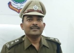 <em>शक्ति जिला पुलिस अधीक्षक अहीरे ने लोगों से करी अपील-- मालवाहक वाहनों या कि अपने स्वयं के वाहनों में लेकर चलने वाले सामानों का वैध बिल एवं गाड़ी के सम्पूर्ण दस्तावेज रखे साथ में, चुनावी आचार संहिता को लेकर चेक पोस्ट में परेशानीयो से बचने करें नियमों का पालन</em>,एसपी की विशेष रूप से व्यापारी बंधुओ से अपील <em>शक्ति जिला पुलिस अधीक्षक अहीरे ने लोगों से करी अपील-- मालवाहक वाहनों या कि अपने स्वयं के वाहनों में लेकर चलने वाले सामानों का वैध बिल एवं गाड़ी के सम्पूर्ण दस्तावेज रखे साथ में, चुनावी आचार संहिता को लेकर चेक पोस्ट में परेशानीयो से बचने करें नियमों का पालन</em>,एसपी की विशेष रूप से व्यापारी बंधुओ से अपील kshititech