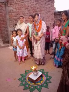 <em>संयोगिता को सुनने और उनसे मिलने आतुर चंद्रपुर क्षेत्र की जनता-- 17 नवंबर को बदलेगा चंद्रपुर का इतिहास, संयोगिता के दौरे से महिलाओं में भी उत्साह, बेटी की तरह मिल रहा संयोगिता को आशीर्वाद, संयोगिता ने कहा-- महल छोड़कर आपकी सेवा के लिए हूं तैयार</em>, महलों का राज पाठ छोड़कर संयोगिता की जनता के प्रति जवाब देही बढ़ा रही उनकी लोकप्रियता <em>संयोगिता को सुनने और उनसे मिलने आतुर चंद्रपुर क्षेत्र की जनता-- 17 नवंबर को बदलेगा चंद्रपुर का इतिहास, संयोगिता के दौरे से महिलाओं में भी उत्साह, बेटी की तरह मिल रहा संयोगिता को आशीर्वाद, संयोगिता ने कहा-- महल छोड़कर आपकी सेवा के लिए हूं तैयार</em>, महलों का राज पाठ छोड़कर संयोगिता की जनता के प्रति जवाब देही बढ़ा रही उनकी लोकप्रियता kshititech