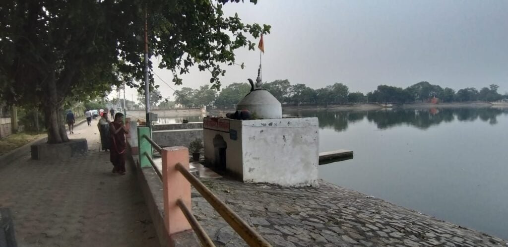 <em>स्वच्छता को चिढ़ा रहे तालाब-- नगर पालिका जांजगीर नैला की उदासीनता से प्रसिद्ध भीमा तालाब हो रहा अनुपयोगी, गंदगी एवं बदबू से परेशान है शहर वासी, विकास के नाम पर कागजों पर चल रहे कार्य, जिला मुख्यालय के तालाबों का है यह हाल तो जिले में क्या होगा हाल, शासन के लग गए करोड़ों रुपए फिर भी हाल है जस का तस</em>, पालिका में चल रहा मोटे कमीशन का खेल <em>स्वच्छता को चिढ़ा रहे तालाब-- नगर पालिका जांजगीर नैला की उदासीनता से प्रसिद्ध भीमा तालाब हो रहा अनुपयोगी, गंदगी एवं बदबू से परेशान है शहर वासी, विकास के नाम पर कागजों पर चल रहे कार्य, जिला मुख्यालय के तालाबों का है यह हाल तो जिले में क्या होगा हाल, शासन के लग गए करोड़ों रुपए फिर भी हाल है जस का तस</em>, पालिका में चल रहा मोटे कमीशन का खेल kshititech