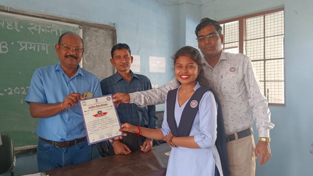 <em>सरकारी कॉलेज जेठा में राष्ट्रीय सेवा योजना के </em>21<em>स्वयं सेवकों को हुआ "बी" प्रमाण पत्र का वितरण</em>, राष्ट्रीय सेवा योजना के उद्देश्यों पर दी गई छात्र-छात्राओं को जानकारी kshititech