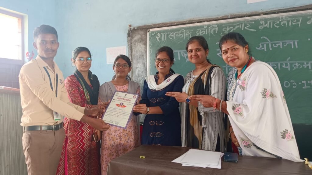 <em>सरकारी कॉलेज जेठा में राष्ट्रीय सेवा योजना के </em>21<em>स्वयं सेवकों को हुआ "बी" प्रमाण पत्र का वितरण</em>, राष्ट्रीय सेवा योजना के उद्देश्यों पर दी गई छात्र-छात्राओं को जानकारी kshititech