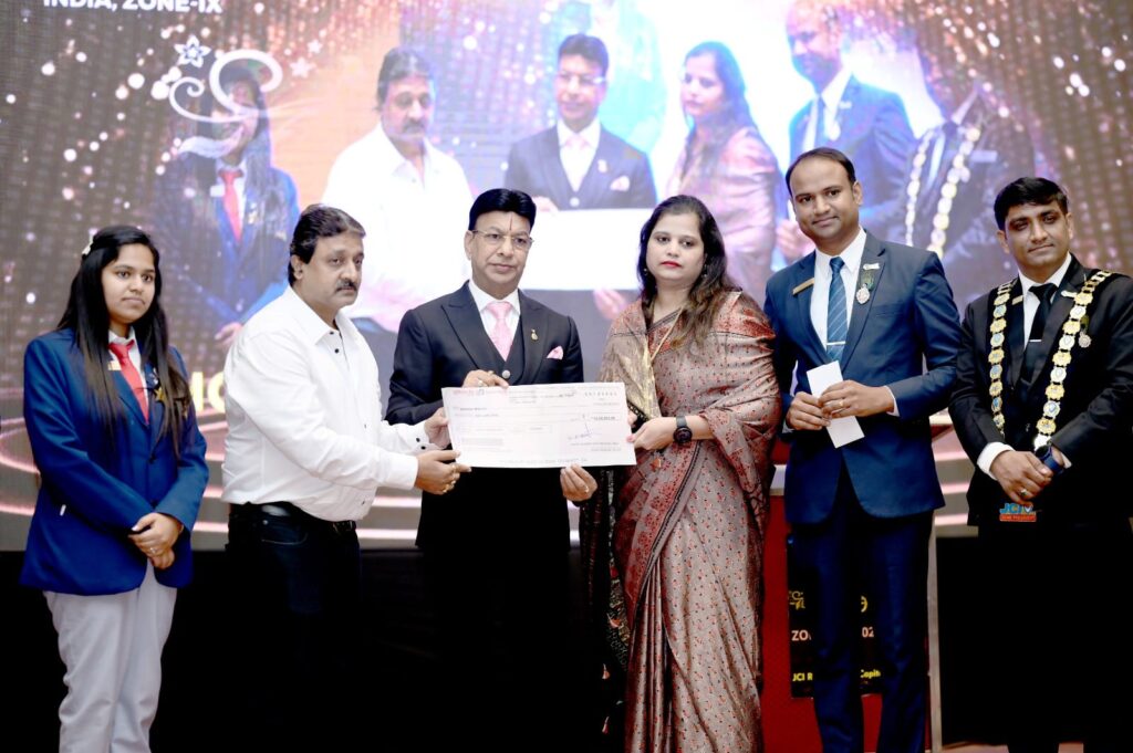 <em>मरणोपरांत 10 लाख की सहायता-- जेसीआई इंडिया वेलफेयर सोसाइटी की योजना अंतर्गत जेसीआई ने मेंबर के मरणोपरांत परिवार को दिए 10 लाख रुपए, परिवार को मिलेगी बड़ी राहत, जेसीआई इंडिया ने अब तक एक करोड रुपए की राशि का किया है वितरण</em>, जेसीआई के सभी सदस्यों के लिए लागू है यह योजना <em>मरणोपरांत 10 लाख की सहायता-- जेसीआई इंडिया वेलफेयर सोसाइटी की योजना अंतर्गत जेसीआई ने मेंबर के मरणोपरांत परिवार को दिए 10 लाख रुपए, परिवार को मिलेगी बड़ी राहत, जेसीआई इंडिया ने अब तक एक करोड रुपए की राशि का किया है वितरण</em>, जेसीआई के सभी सदस्यों के लिए लागू है यह योजना kshititech