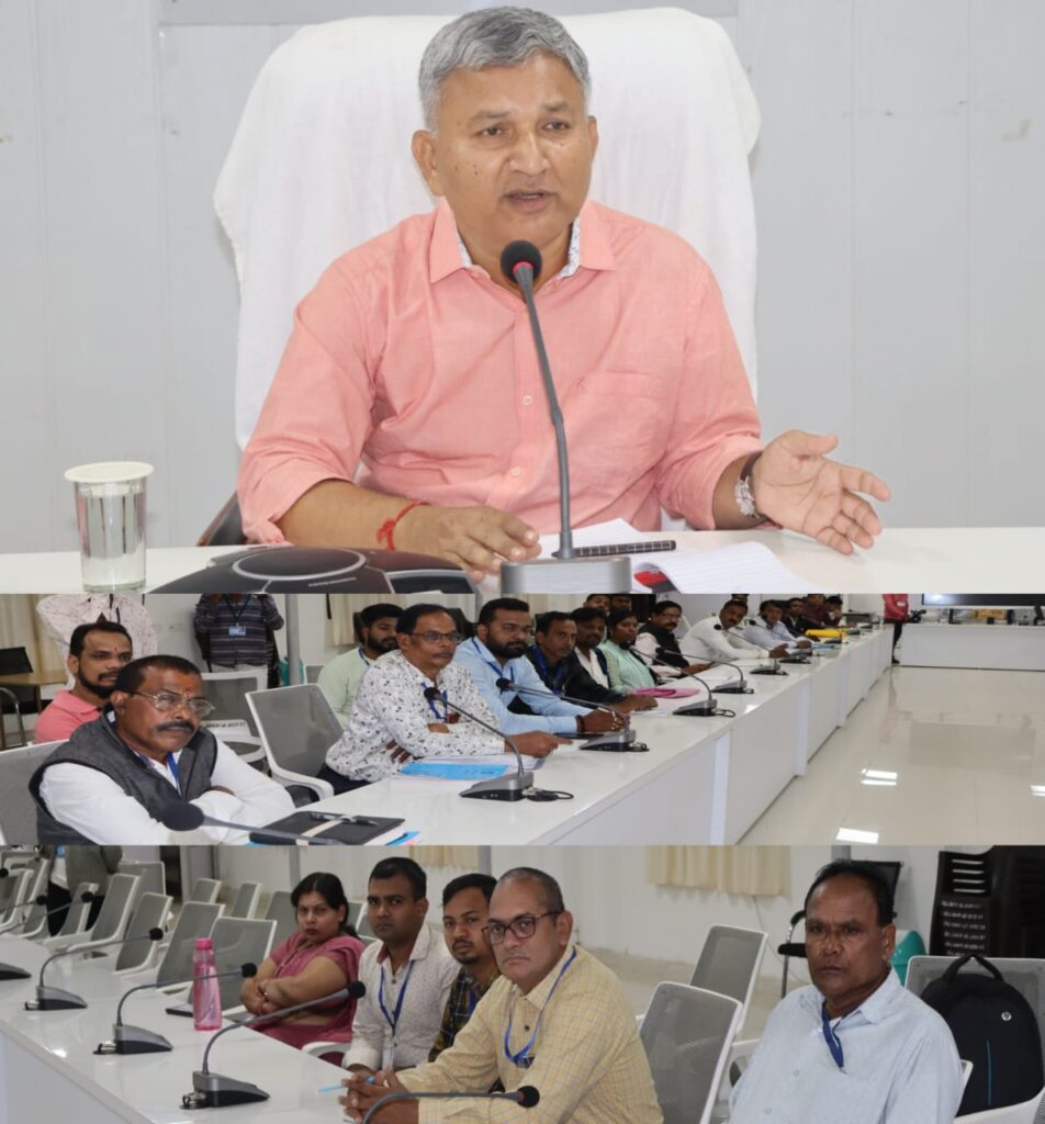 <em>शक्ति जिले की चुनाव से जुड़ी महत्वपूर्ण खबरें एक साथ-- व्यापारियों के असंतोष को देखते हुए शक्ति के मंडी सचिव को किया गया अटैच, सहायक शिक्षक ने किया राजनीतिक मंच साझा, कलेक्टर ने किया सस्पेंड, शक्ति जिले में कलेक्टर नूपुर के नेतृत्व में चल रही निर्वाचन संपन्न कराने की बेहतर कार्य योजना, चुनावी अधिकारी/ कर्मचारियों के लिए मतदान सुविधा केंद्र,कलेक्टर ने किया सेजस में चल रहे प्रशिक्षण का निरीक्षण</em> <em>शक्ति जिले की चुनाव से जुड़ी महत्वपूर्ण खबरें एक साथ-- व्यापारियों के असंतोष को देखते हुए शक्ति के मंडी सचिव को किया गया अटैच, सहायक शिक्षक ने किया राजनीतिक मंच साझा, कलेक्टर ने किया सस्पेंड, शक्ति जिले में कलेक्टर नूपुर के नेतृत्व में चल रही निर्वाचन संपन्न कराने की बेहतर कार्य योजना, चुनावी अधिकारी/ कर्मचारियों के लिए मतदान सुविधा केंद्र,कलेक्टर ने किया सेजस में चल रहे प्रशिक्षण का निरीक्षण</em> kshititech