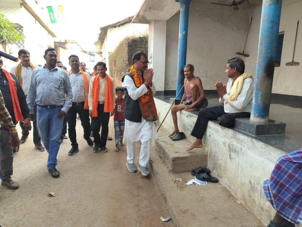 <em>कृष्णकांत चंद्रा का सघन जनसंपर्क-- गांव- गांव में लोग कह रहे चल रही भाजपा की लहर, 18 लाख गरीब परिवारों को दिया जाएगा पक्का मकान-कृष्णकांत चंद्रा</em> <em>कृष्णकांत चंद्रा का सघन जनसंपर्क-- गांव- गांव में लोग कह रहे चल रही भाजपा की लहर, 18 लाख गरीब परिवारों को दिया जाएगा पक्का मकान-कृष्णकांत चंद्रा</em> kshititech