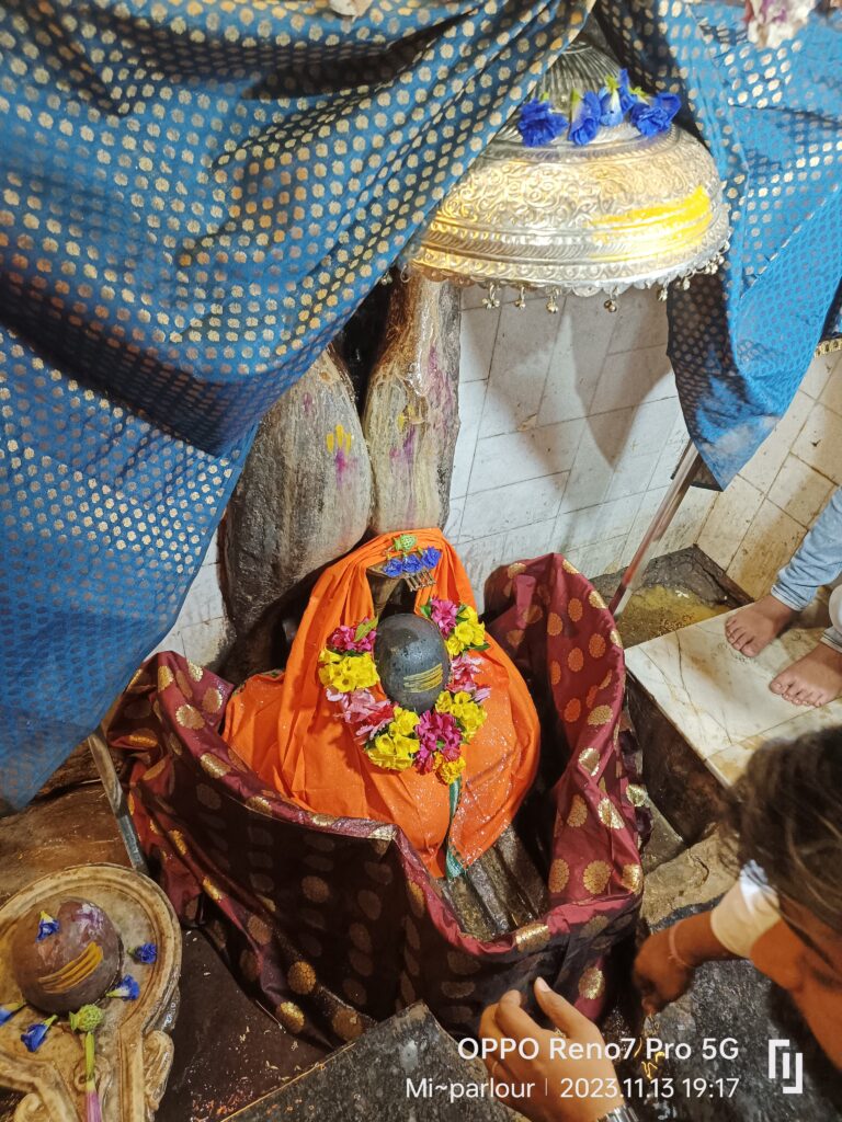 <em>दीपावली पर्व पर तुर्रीधाम के शिव मंदिर में महाकाल के भक्तों ने करी दीपों की रोशनी, आकाश में पटाखे छोड़कर लगाएं बोल बम की जयकारे, 26 नवंबर को होगा तुर्रीधाम में भव्य दीपावली पर्व का आयोजन</em> <em>दीपावली पर्व पर तुर्रीधाम के शिव मंदिर में महाकाल के भक्तों ने करी दीपों की रोशनी, आकाश में पटाखे छोड़कर लगाएं बोल बम की जयकारे, 26 नवंबर को होगा तुर्रीधाम में भव्य दीपावली पर्व का आयोजन</em> kshititech