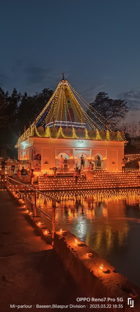 <em>दीपावली पर्व पर तुर्रीधाम के शिव मंदिर में महाकाल के भक्तों ने करी दीपों की रोशनी, आकाश में पटाखे छोड़कर लगाएं बोल बम की जयकारे, 26 नवंबर को होगा तुर्रीधाम में भव्य दीपावली पर्व का आयोजन</em> <em>दीपावली पर्व पर तुर्रीधाम के शिव मंदिर में महाकाल के भक्तों ने करी दीपों की रोशनी, आकाश में पटाखे छोड़कर लगाएं बोल बम की जयकारे, 26 नवंबर को होगा तुर्रीधाम में भव्य दीपावली पर्व का आयोजन</em> kshititech