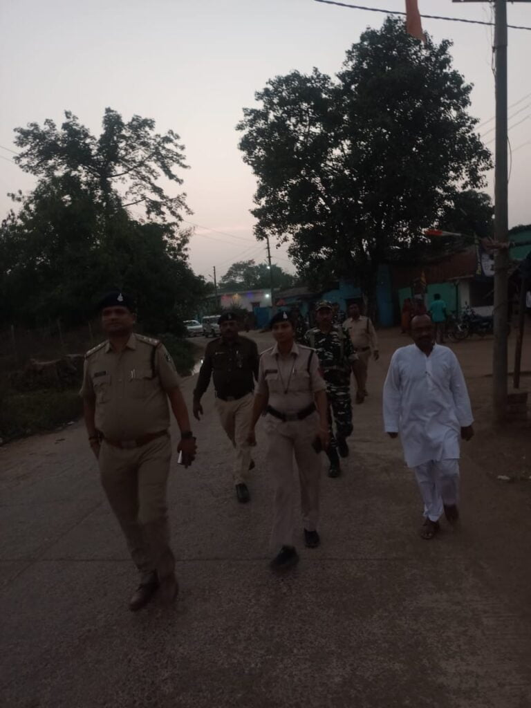 <em>जिले के एसपी अहीरे ने करी शांतिपूर्ण मतदान की अपील, जिले के सभी थाना क्षेत्र में पुलिस ने निकाला फ्लैग</em> मार्च,<em> एडिशनल एसपी गायत्री सिंह एवं अंजली गुप्ता के मार्गदर्शन में हुआ फ्लैग मार्च,सक्ति में टी आई विवेक शर्मा तो वहीं डभरा थाने में नरेंद्र यादव भी रहे मौजूद,</em> <em>जिले के एसपी अहीरे ने करी शांतिपूर्ण मतदान की अपील, जिले के सभी थाना क्षेत्र में पुलिस ने निकाला फ्लैग</em> मार्च,<em> एडिशनल एसपी गायत्री सिंह एवं अंजली गुप्ता के मार्गदर्शन में हुआ फ्लैग मार्च,सक्ति में टी आई विवेक शर्मा तो वहीं डभरा थाने में नरेंद्र यादव भी रहे मौजूद,</em> kshititech