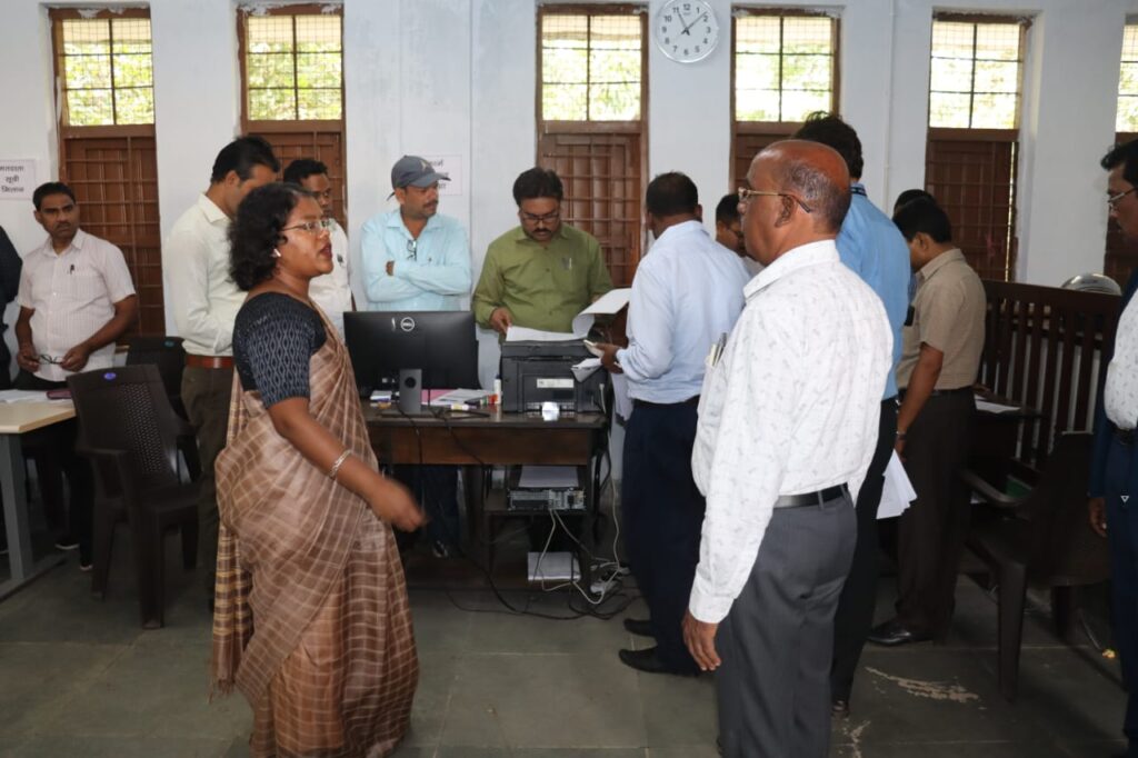 <em>कलेक्टर नूपुर ने ली प्रेस वार्ता-- 16 नवंबर की सुबह शक्ति से रवाना होगी मतदान पार्टियां, जिले में मतदान के लिए सारी तैयारियां पूर्ण, सरकारी स्कूल के प्रधान पाठक को राजनीतिक संलिप्तता के चलते किया गया निलंबित</em> <em>कलेक्टर नूपुर ने ली प्रेस वार्ता-- 16 नवंबर की सुबह शक्ति से रवाना होगी मतदान पार्टियां, जिले में मतदान के लिए सारी तैयारियां पूर्ण, सरकारी स्कूल के प्रधान पाठक को राजनीतिक संलिप्तता के चलते किया गया निलंबित</em> kshititech