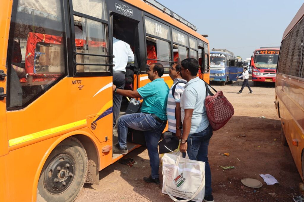 <em>लोकतंत्र के महापर्व की तैयारीया-- शक्ति जिले के कलेक्टर/एसपी ने किया मतदान दलों को रवाना, 16 नवंबर की सुबह शहर के मंडी प्रांगण से रवाना हुई पोलिंग पार्टियां,शत- प्रतिशत मतदान के लक्ष्य को पूर्ण करने चुनावी अमला सजग, कलेक्टर नूपुर ने कहा-- निष्ठा के साथ संपन्न कराये शांतिपूर्ण मतदान, कलेक्टर ने कहा- ऑल द बेस्ट</em> <em>लोकतंत्र के महापर्व की तैयारीया-- शक्ति जिले के कलेक्टर/एसपी ने किया मतदान दलों को रवाना, 16 नवंबर की सुबह शहर के मंडी प्रांगण से रवाना हुई पोलिंग पार्टियां,शत- प्रतिशत मतदान के लक्ष्य को पूर्ण करने चुनावी अमला सजग, कलेक्टर नूपुर ने कहा-- निष्ठा के साथ संपन्न कराये शांतिपूर्ण मतदान, कलेक्टर ने कहा- ऑल द बेस्ट</em> kshititech