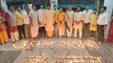 <em>सिवनी में मनी अनोखी दिवाली--शहीद हुए भारत रक्षकों को भावपूर्ण श्रद्धांजलि देने प्रज्वलित किए 351 दीपक</em>, गांव के पूर्व सैनिकों का किया गया सम्मान, मां दुर्गा जन कल्याण समिति एवं रक्तदाता क्रांति समूह ने किया था आयोजन <em>सिवनी में मनी अनोखी दिवाली--शहीद हुए भारत रक्षकों को भावपूर्ण श्रद्धांजलि देने प्रज्वलित किए 351 दीपक</em>, गांव के पूर्व सैनिकों का किया गया सम्मान, मां दुर्गा जन कल्याण समिति एवं रक्तदाता क्रांति समूह ने किया था आयोजन kshititech