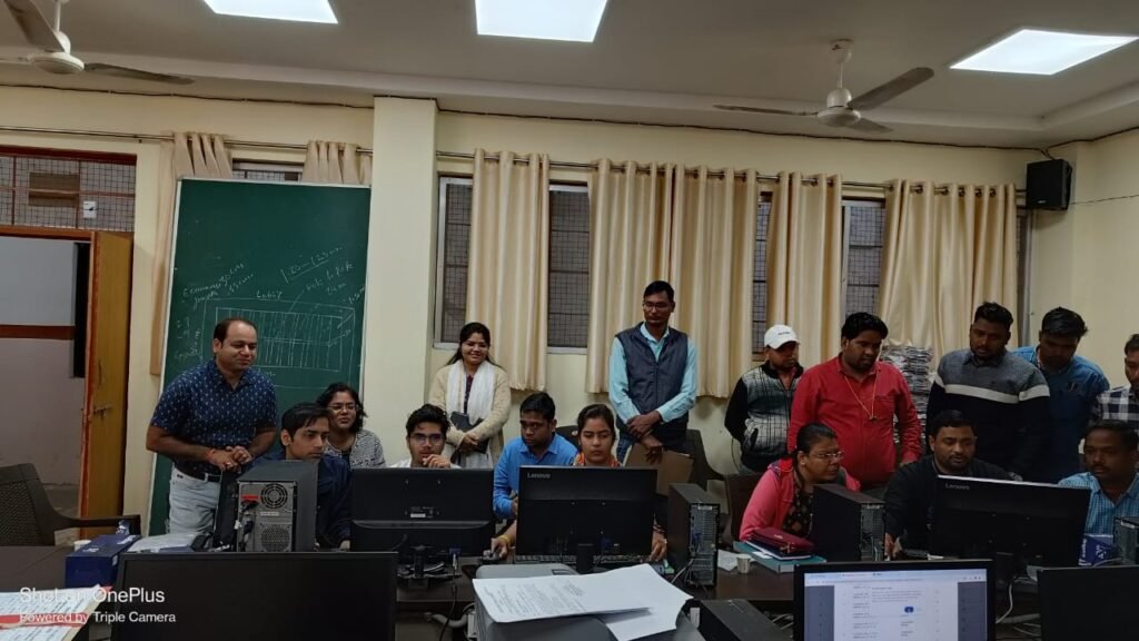 हाइटेक हुआ ट्रेनिंग सिस्टम-- <em>शक्ति जिले में वोटों की गिनती के लिए मतगणना कर्मचारियों को दी जा रही ऑनलाइन ट्रेंनिंग, जिला कलेक्टर नूपुर के नेतृत्व में मतगणना की तैयारियां अंतिम चरण में, शक्ति का मंडी प्रांगण है सुरक्षा बलो के कब्जे में</em> हाइटेक हुआ ट्रेनिंग सिस्टम-- <em>शक्ति जिले में वोटों की गिनती के लिए मतगणना कर्मचारियों को दी जा रही ऑनलाइन ट्रेंनिंग, जिला कलेक्टर नूपुर के नेतृत्व में मतगणना की तैयारियां अंतिम चरण में, शक्ति का मंडी प्रांगण है सुरक्षा बलो के कब्जे में</em> kshititech