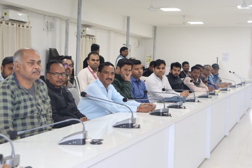 <em>मतगणना तैयारीयो की सघन समीक्षा-- शक्ति जिले के स्ट्रांग रूम एवं मतगणना संबंधित तैयारीयो का राज्य निर्वाचन के पदाधिकारीयो ने किया निरीक्षण, शक्ति जिले में मतदान से लेकर मतगणना तक की दुरुस्त व्यवस्थाएं हुई कलेक्टर नूपुर के मार्गदर्शन में, माइक्रो ऑब्जर्वर सहित मतगणना अधिकारी/कर्मचारियों को दिया जा रहा निरंतर प्रशिक्षण, शक्ति जिले की बेहतर व्यवस्थाओं से प्रेरणा ले रहे अन्य जिले</em>, उप मुख्य निर्वाचन पदाधिकारी विनय अग्रवाल ने दिए निर्देश <em>मतगणना तैयारीयो की सघन समीक्षा-- शक्ति जिले के स्ट्रांग रूम एवं मतगणना संबंधित तैयारीयो का राज्य निर्वाचन के पदाधिकारीयो ने किया निरीक्षण, शक्ति जिले में मतदान से लेकर मतगणना तक की दुरुस्त व्यवस्थाएं हुई कलेक्टर नूपुर के मार्गदर्शन में, माइक्रो ऑब्जर्वर सहित मतगणना अधिकारी/कर्मचारियों को दिया जा रहा निरंतर प्रशिक्षण, शक्ति जिले की बेहतर व्यवस्थाओं से प्रेरणा ले रहे अन्य जिले</em>, उप मुख्य निर्वाचन पदाधिकारी विनय अग्रवाल ने दिए निर्देश kshititech