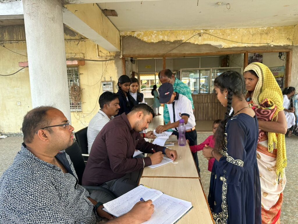 <em>अघोरेश्वर अवधूत भगवान राम का 31वां महानिर्वाण दिवस मना श्रद्धा के साथ, एकांतवास का वास्तविक अर्थ भागने में नही जागने में- कापालिक बाबा, विशेष दिवस पर हुए सेवा के कार्य एवं निशुल्क स्वास्थ्य परीक्षण</em>, जरूरतमंदों को गर्म कंबल का भी हुआ वितरण,अकलतरा के पोड़ी दलहा में स्थित है आश्रम <em>अघोरेश्वर अवधूत भगवान राम का 31वां महानिर्वाण दिवस मना श्रद्धा के साथ, एकांतवास का वास्तविक अर्थ भागने में नही जागने में- कापालिक बाबा, विशेष दिवस पर हुए सेवा के कार्य एवं निशुल्क स्वास्थ्य परीक्षण</em>, जरूरतमंदों को गर्म कंबल का भी हुआ वितरण,अकलतरा के पोड़ी दलहा में स्थित है आश्रम kshititech