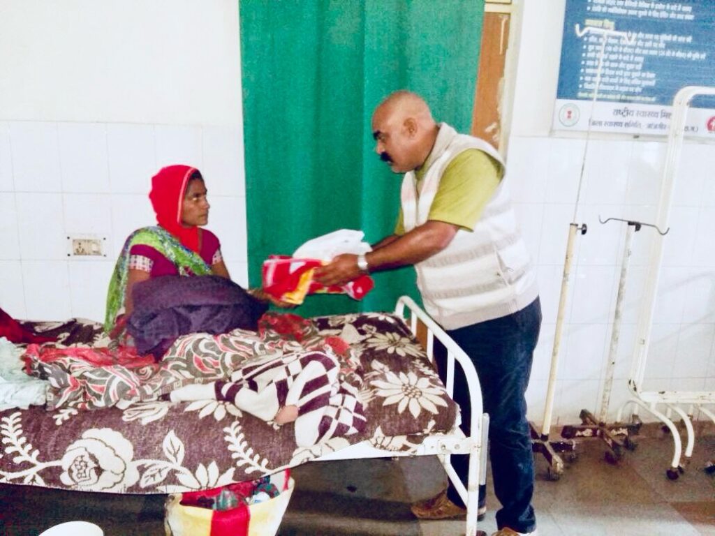 <em>अघोरेश्वर अवधूत भगवान राम का 31वां महानिर्वाण दिवस मना श्रद्धा के साथ, एकांतवास का वास्तविक अर्थ भागने में नही जागने में- कापालिक बाबा, विशेष दिवस पर हुए सेवा के कार्य एवं निशुल्क स्वास्थ्य परीक्षण</em>, जरूरतमंदों को गर्म कंबल का भी हुआ वितरण,अकलतरा के पोड़ी दलहा में स्थित है आश्रम <em>अघोरेश्वर अवधूत भगवान राम का 31वां महानिर्वाण दिवस मना श्रद्धा के साथ, एकांतवास का वास्तविक अर्थ भागने में नही जागने में- कापालिक बाबा, विशेष दिवस पर हुए सेवा के कार्य एवं निशुल्क स्वास्थ्य परीक्षण</em>, जरूरतमंदों को गर्म कंबल का भी हुआ वितरण,अकलतरा के पोड़ी दलहा में स्थित है आश्रम kshititech