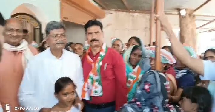 <em>शक्ति क्षेत्र में कांग्रेस प्रत्याशी महंत का चालू हुआ जनसंपर्क--जिले के प्रभारी मंत्री जयसिंह अग्रवाल भी रहे महंत के साथ मौजूद, महंत ने कहा भाजपा 15 सालों में नहीं बना सकी शक्ति को जिला, आपने मुझे चुना विधायक, मैंने किया अपना फर्ज अदा</em> <em>शक्ति क्षेत्र में कांग्रेस प्रत्याशी महंत का चालू हुआ जनसंपर्क--जिले के प्रभारी मंत्री जयसिंह अग्रवाल भी रहे महंत के साथ मौजूद, महंत ने कहा भाजपा 15 सालों में नहीं बना सकी शक्ति को जिला, आपने मुझे चुना विधायक, मैंने किया अपना फर्ज अदा</em> kshititech