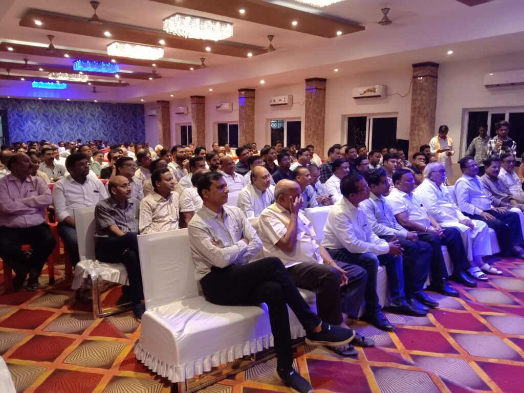 <em>कांग्रेस सरकार आने पर शक्ति में खुलेगा कृषि महाविद्यालय, इंजीनियरिंग कॉलेज और भी मिलेंगी ढेरो सौगाते-- डॉक्टर चरणदास महंत, अग्रवाल समाज की मांग पर सरकार बनने पर दिया कन्या भवन हेतु जमीन आवंटन करने का आश्वासन,शक्ति में चुनाव कार्यालय का महंत-जयसिंह ने किया उद्घाटन,पूर्व मंत्री नोबेल वर्मा के निवास पर भी पहुंचे कांग्रेस नेता</em> <em>कांग्रेस सरकार आने पर शक्ति में खुलेगा कृषि महाविद्यालय, इंजीनियरिंग कॉलेज और भी मिलेंगी ढेरो सौगाते-- डॉक्टर चरणदास महंत, अग्रवाल समाज की मांग पर सरकार बनने पर दिया कन्या भवन हेतु जमीन आवंटन करने का आश्वासन,शक्ति में चुनाव कार्यालय का महंत-जयसिंह ने किया उद्घाटन,पूर्व मंत्री नोबेल वर्मा के निवास पर भी पहुंचे कांग्रेस नेता</em> kshititech
