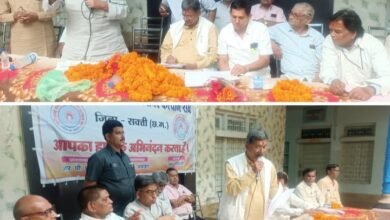 <em>जिला मुख्यालय शक्ति में आयोजित पेंशनर्स कल्याण संघ की बैठक में पहुंचे कांग्रेस प्रत्याशी चरणदास, पूर्व मंत्री नोबेल कुमार वर्मा भी रहे मौजूद, पूर्व मंत्री नोबेल ने कहा-- छत्तीसगढ़ सरकार ने बंद पड़ी पेंशनर व्यवस्था को किया प्रारंभ, आगे भी आपकी बातों एवं मांगो का होगा अनुसरण</em> kshititech