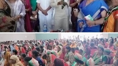 <em>कांग्रेस की कर्ज माफी की घोषणा पर महिला समूहों ने विधानसभा अध्यक्ष महंत का किया आभार व्यक्त, 6 नवंबर की बैठक में महिलाओं में दिखा उत्साह, महिला प्रतिनिधियों ने कहा- फिर से चुनेंगे कांग्रेस की सरकार, विधानसभा अध्यक्ष महंत रहे बैठक में मौजूद, हजारों महिलाओं की उपस्थिति में महिलाओं ने कहा-कांग्रेस को जीत देंगे तभी हमारा कर्ज माफी का फर्ज होगा अदा</em> kshititech