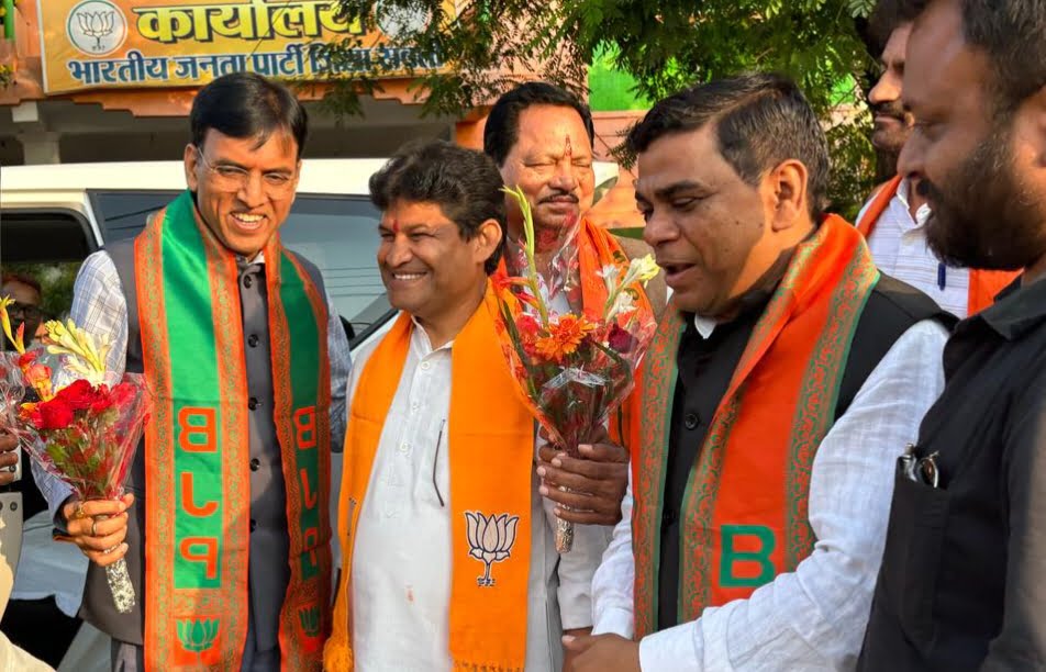 <em>केंद्रीय मंत्री मनसुख मंडविया पहुंचे शक्ति-- जिले के प्रमुख भाजपा नेताओं की बैठक में मनसुख ने कहा- विधानसभा का चुनाव हम सभी के लिए महत्वपूर्ण, 2018 की खोई हुई सत्ता को वापस लेना ही प्रत्येक कार्यकर्ता का होना चाहिए लक्ष्य</em> <em>केंद्रीय मंत्री मनसुख मंडविया पहुंचे शक्ति-- जिले के प्रमुख भाजपा नेताओं की बैठक में मनसुख ने कहा- विधानसभा का चुनाव हम सभी के लिए महत्वपूर्ण, 2018 की खोई हुई सत्ता को वापस लेना ही प्रत्येक कार्यकर्ता का होना चाहिए लक्ष्य</em> kshititech