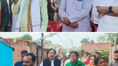 <em>शक्ति में कांग्रेस ने मतदान के एक दिन पूर्व झोंकी ताकत-- वार्ड, वार्ड में घूम रहे जनप्रतिनिधि, महंत दंपति भी निकले घर-घर वोट मांगने, पूर्व मंत्री नोबेल वर्मा, जनपद अध्यक्ष राजेश राठौर भी रहे साथ</em>, शक्ति को जिला बनाने का लाभ मिल सकता है महंत को चुनाव में kshititech